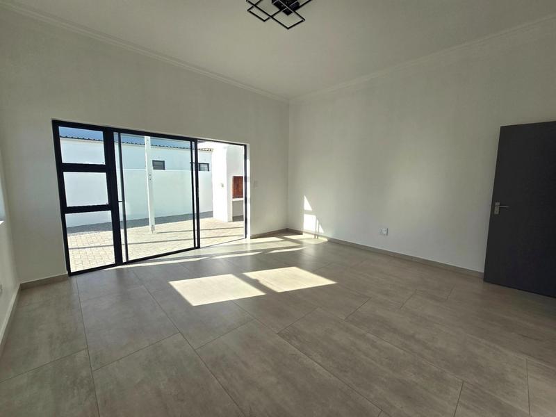 3 Bedroom Property for Sale in Britannia Bay Western Cape